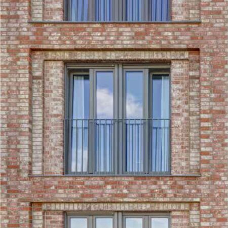 Jede Aufteilung und Dekoren mit Pfosten und Sprossen bei Fenster für Altbau oder Neubau mit Backstein